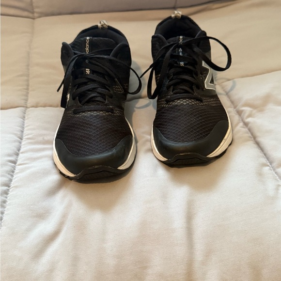 New Balance 668 Cross Training Shoes Black and White Sneakers Size 11 - Picture 1 of 5